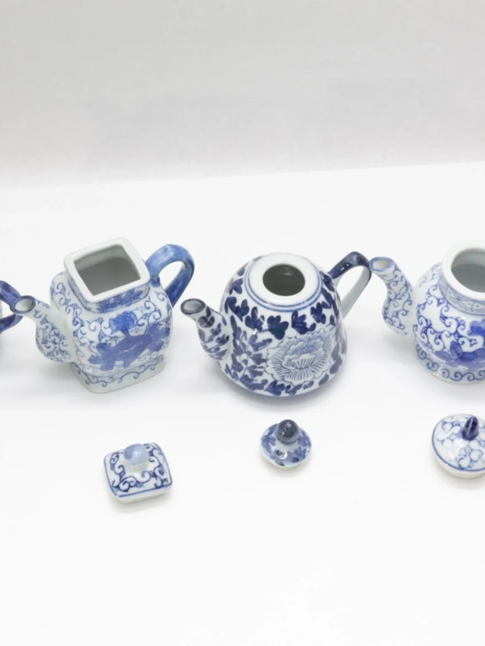Vintage Chinese Miniature Blue and White Porcelain Teapots Collectable SET of 4